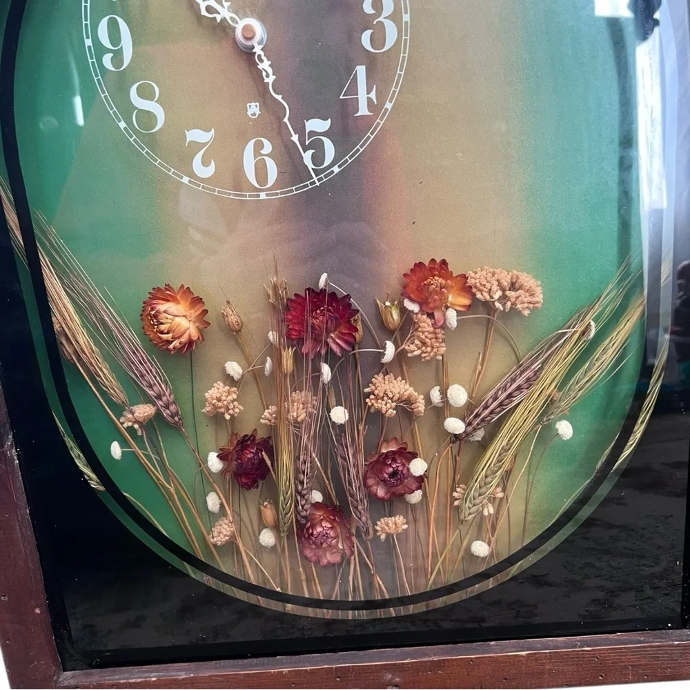 Vintage 1970's Shadow Box Clock W/ Dried Flowers Wood Frame Glass 21”x17” Tested